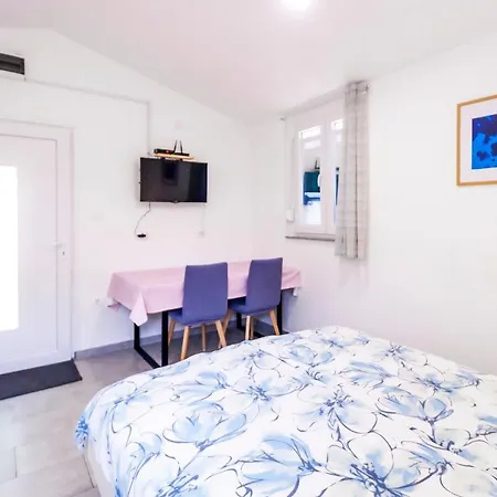 Apartment&studio Gortan In Near Pula, Istria
