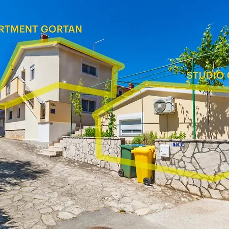 Apartment&studio Gortan In Near Pula, Istria *