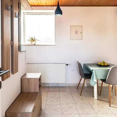 Apartment Gortan With Garden View In Marcana, Near Pula, Istria Istrien Marčana