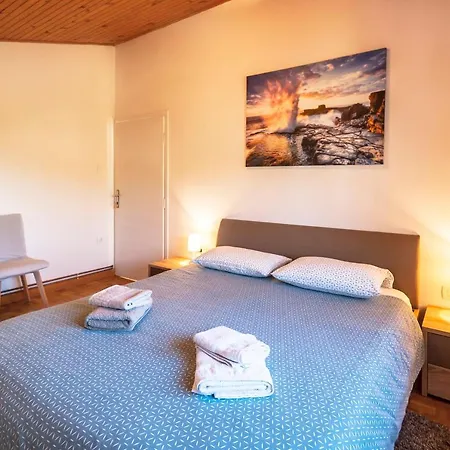 Gortan With Garden View In Marcana, Near Pula, Istria Istrien Apartment *