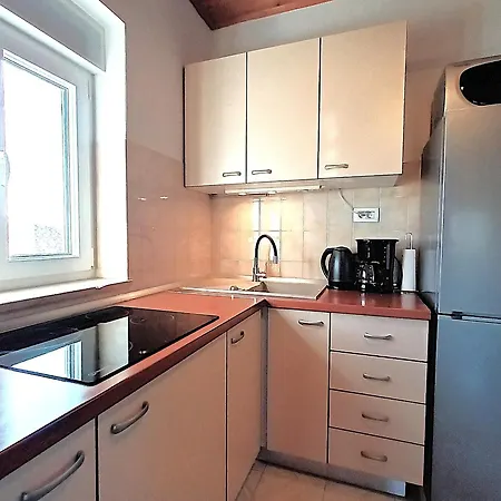 Apartment Gortan With Garden View In Marcana, Near Pula, Istria Istrien